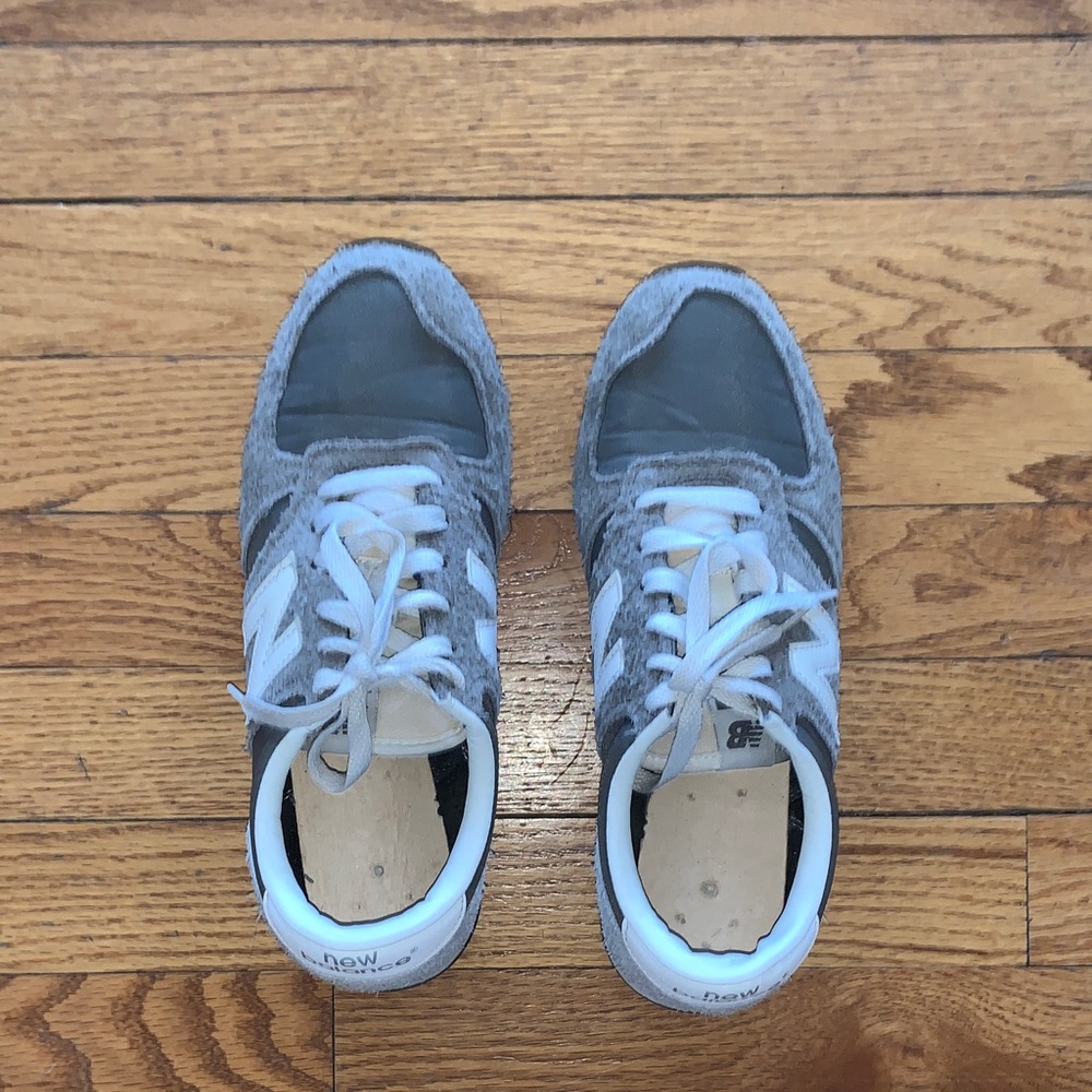 New Balance 420 Gray and White Sneakers, Size 8